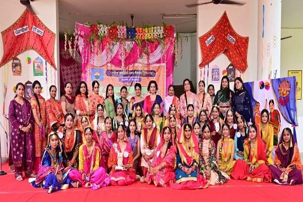 Teej festival was celebrated with enthusiasm in Arya College