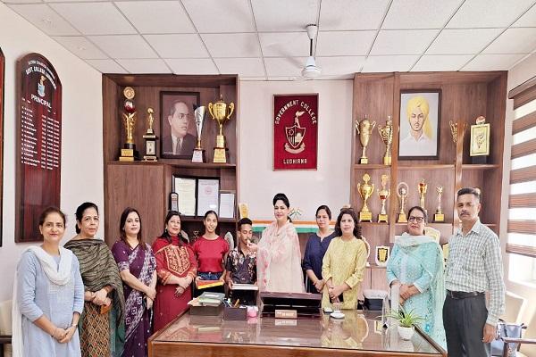 Students of SCD College secured top positions in university examination