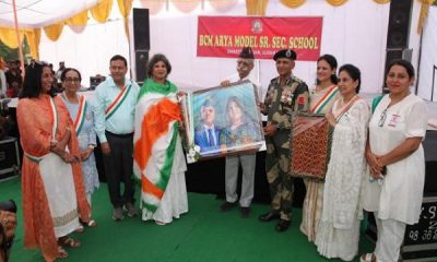 Students of BCM School of Ludhiana celebrated Independence at Hussainiwala border