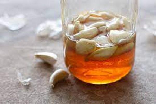 Do you know the benefits of garlic and honey? You will be surprised by consuming it continuously for a week