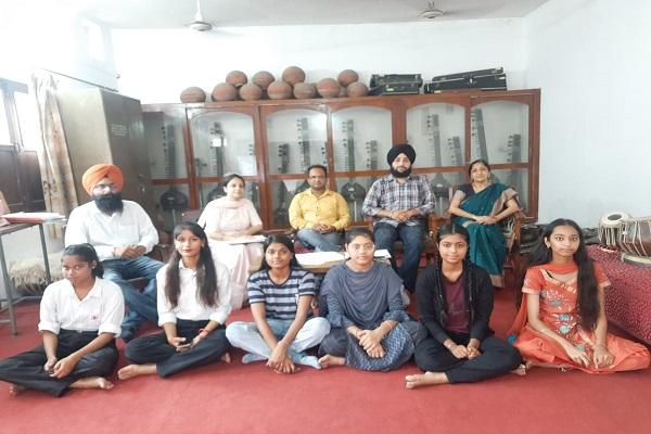 Bhajan singing competition held at Devaki Devi Jain Memorial College