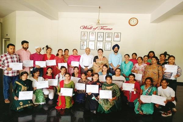 Certificate distribution ceremony held at NIFT Ludhiana