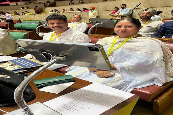 Paperless Vidhan Sabha is a laudable step of the Punjab Government-Legislative Chhina