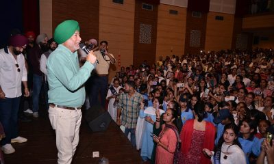 The star cast team of the Punjabi film Gaadi Jayai e Chhalag Mardi reached Khalsa College