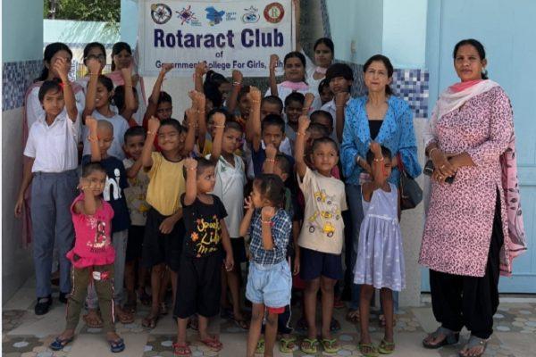 Raksha Bandhan was celebrated by Red Cross Club at Bal Bhawan