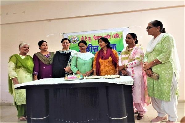 Demonstration of coconut laddu, cashew pinni making and decorative candle making