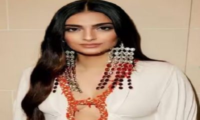 Sonam Kapoor looked beautiful like a fairy in a white gown, earrings attracted people's attention