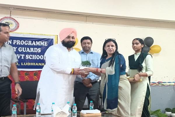 Appointment of more than 1300 security guards for senior secondary schools - Harjot Bains