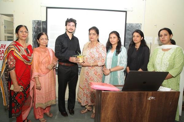 Conducted one day workshop on "Photography Skills".
