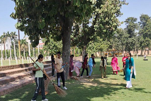 Sanitation Day was celebrated in Guru Hargobind Khalsa College