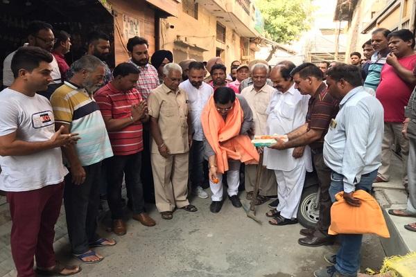 MLA Bagga started the renovation of streets in Sardar Nagar